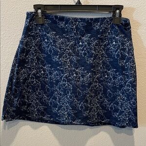 5/$30🏷️ Soybu Navy Floral mini skort, skirt with shorts inside, excellent, soft